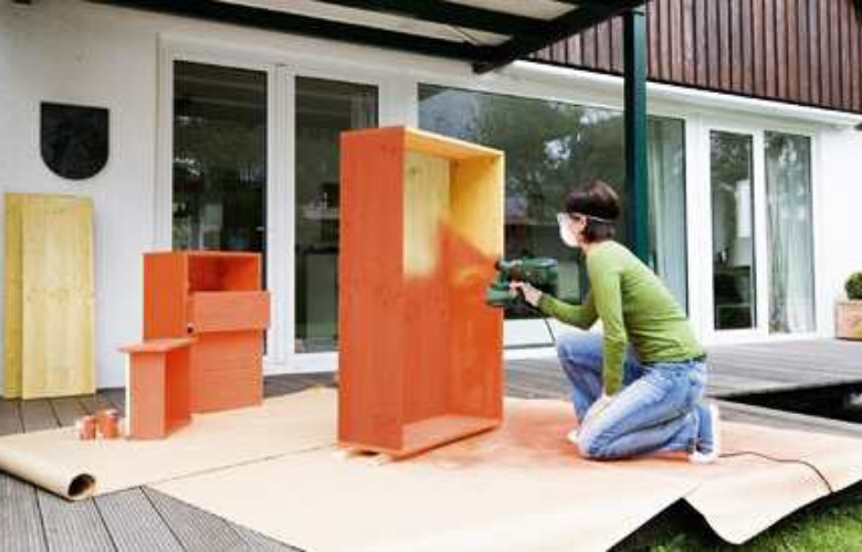 pintando muebles de madera